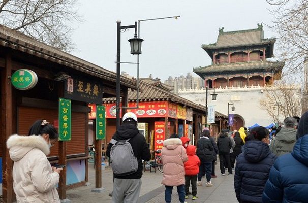 Su 'misión primordial' es controlar brote Covid, ordena presidente chino a Hong Kong