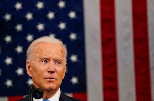 Tras reportes de bombardeos, Biden alerta alto riesgo de invasión rusa a Ucrania