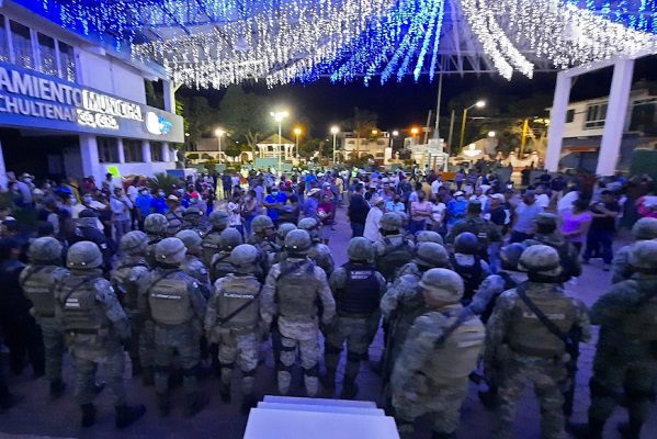 Pobladores liberan a militares retenidos en Quechultenango, Guerrero