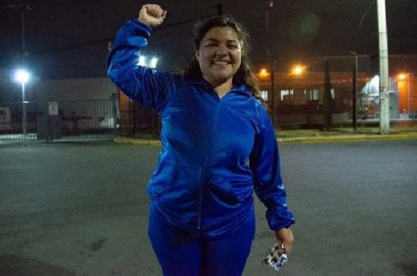 Liberan a Roxana Ruíz Santiago, encarcelada por matar a su violador