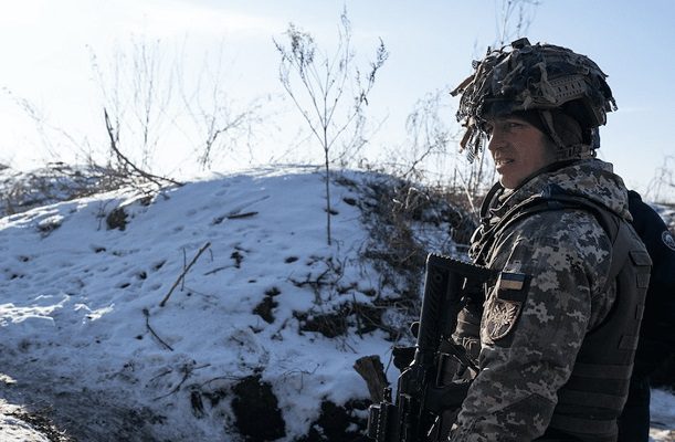 Alto funcionario de la UE reporta bombardeo en el este de Ucrania
