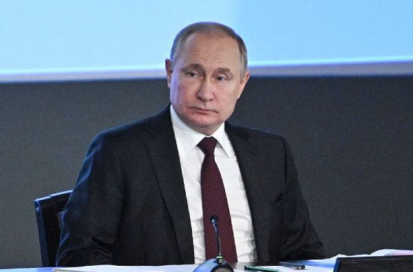 Putin admite agravamiento de la situación en el este de Ucrania