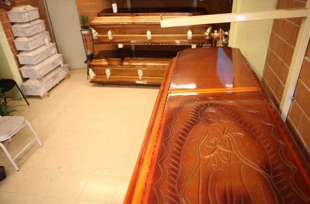 Ataque a funeraria de Tijuana termina en persecución y deja un abatido
