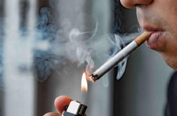 Gobierno prohíben publicidad de tabaco y decreta espacios libres de humo