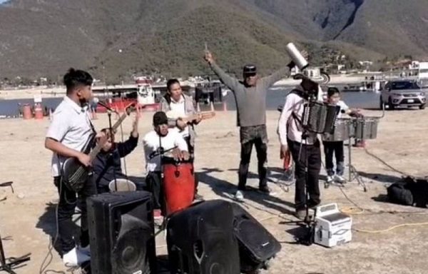 A ritmo de vallenato, piden que llueva en la presa ‘La Boca’, en Nuevo León
