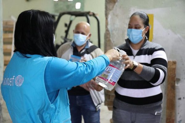 UE admitirá a viajeros vacunados contra con esquemas aprobados por la OMS