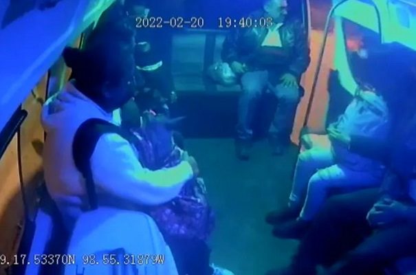 “Es mi herramienta de trabajo”, ruega pasajero a ladrón durante asalto #VIDEO