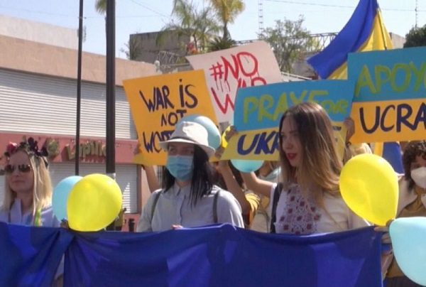 Ucranianos en Guanajuato y Guadalajara protestan en contra de la guerra #VIDEO