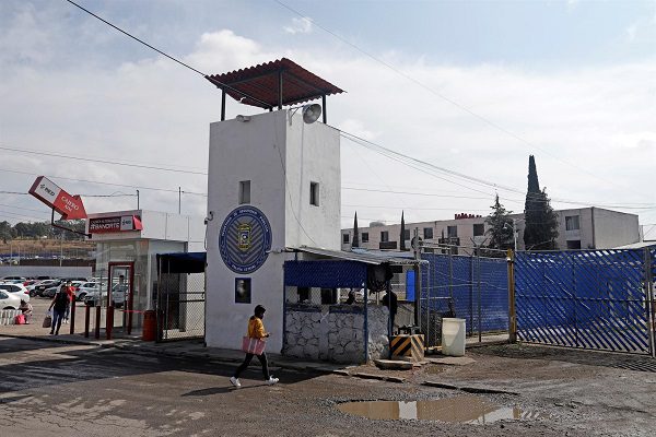 Fallecen dos reos en penal de Puebla tras consumir alcohol adulterado