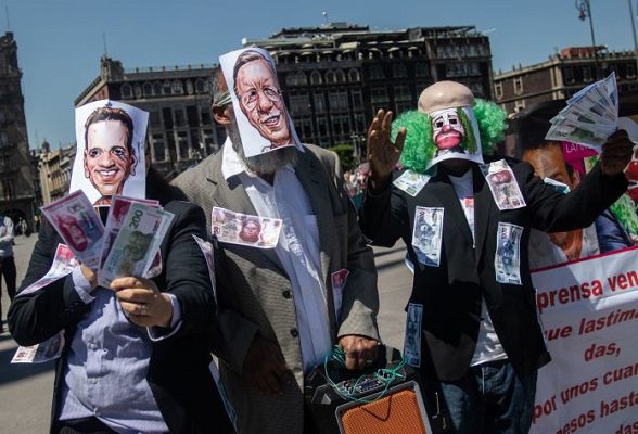 Simpatizantes de AMLO marcharon en el Zócalo previo a Revocación de mandato