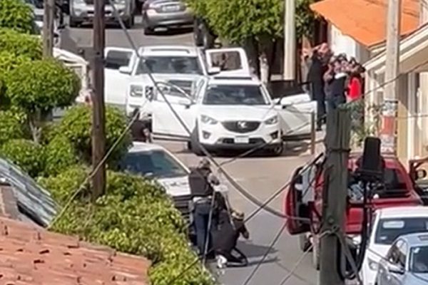 Comando asesina a al menos 15 personas en un velorio, en Michoacán #VIDEO