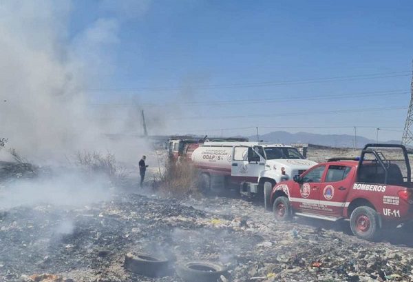 Sofocan incendio cuyo humo cubrió colonias de Neza y Chimalhuacán #VIDEOS