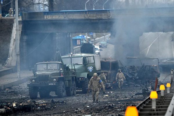 Ucrania libera a presos con experiencia militar para luchar contra rusos