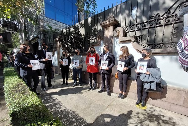 Padres de víctimas de Guardería ABC piden a España rechazar a Pavlovich como cónsul