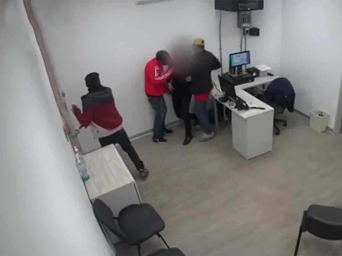 Asalto en el área de estacionamiento del Hospital Ángeles Universidad