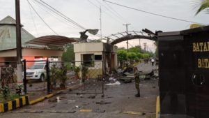 Ataque con explosivos en Colombia deja un militar y un civil muertos