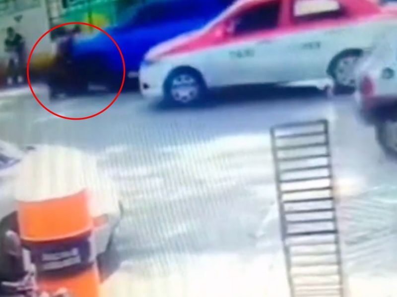 Conductor arrolla a una familia en Iztapalapa