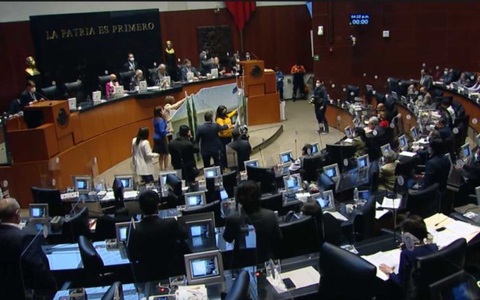 Debate por la Casa Gris en el Senado