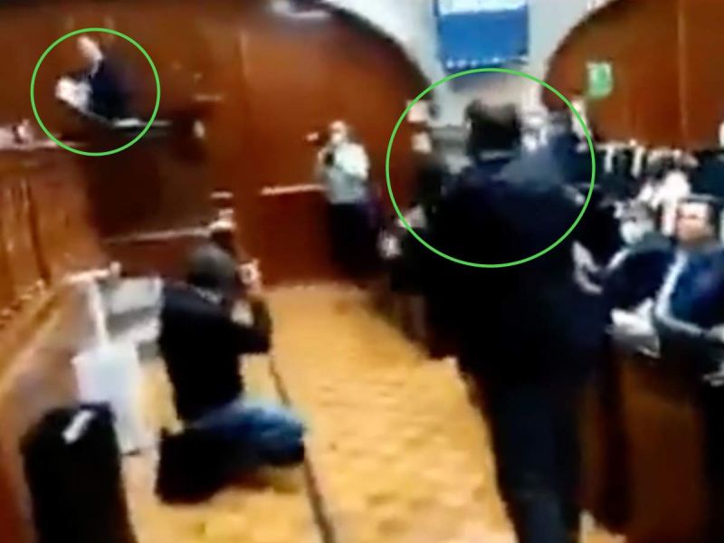 Diputados de Edomex se enfrentan