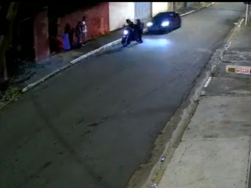Hombre arrolla a sujetos que asaltaron a sus sobrinos en Brasil