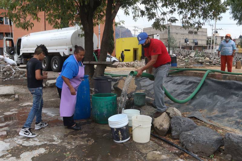 Reinicio de abasto de agua tras reparación en Cutzamala