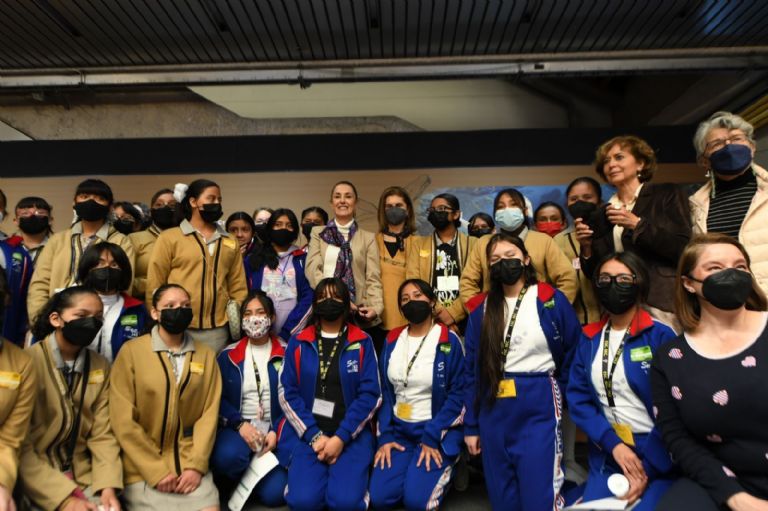 Sheinbaum conmemora Día Internacional de la Mujer y la Niña en la Ciencia en Universum