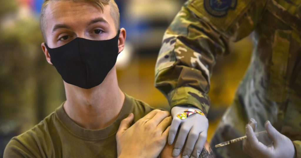 Soldados de EU vacunados contra Covid-19