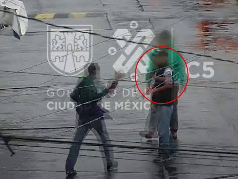 Víctima de robo detiene al ladrón en Iztapalapa
