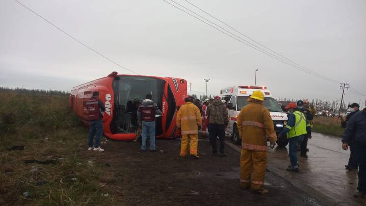 Volcadura de autobús en la Tampico-Mante