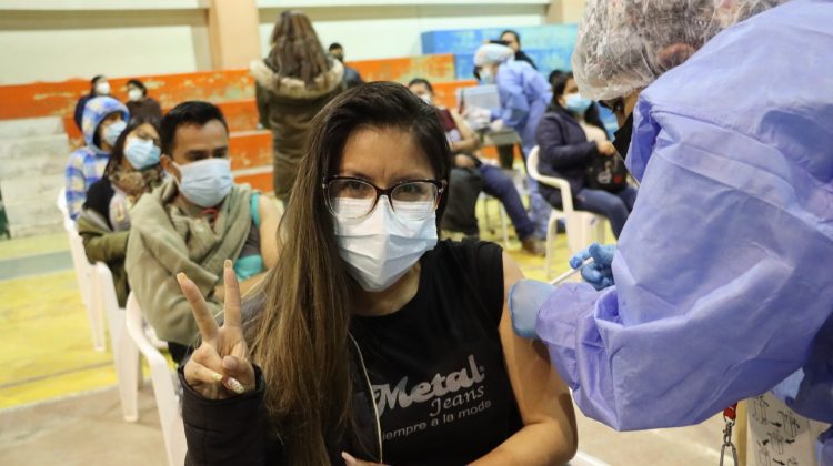 Abren registro para vacunación de refuerzo contra Covid-19 para mayores de 18 años