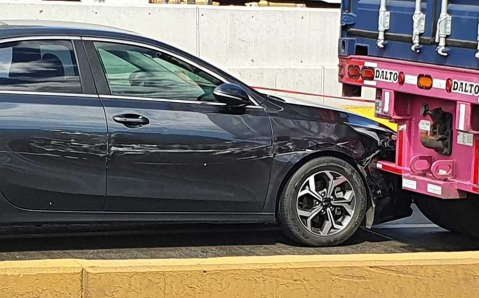 Sujeto sufre infarto y choca en avenida de Guadalajara