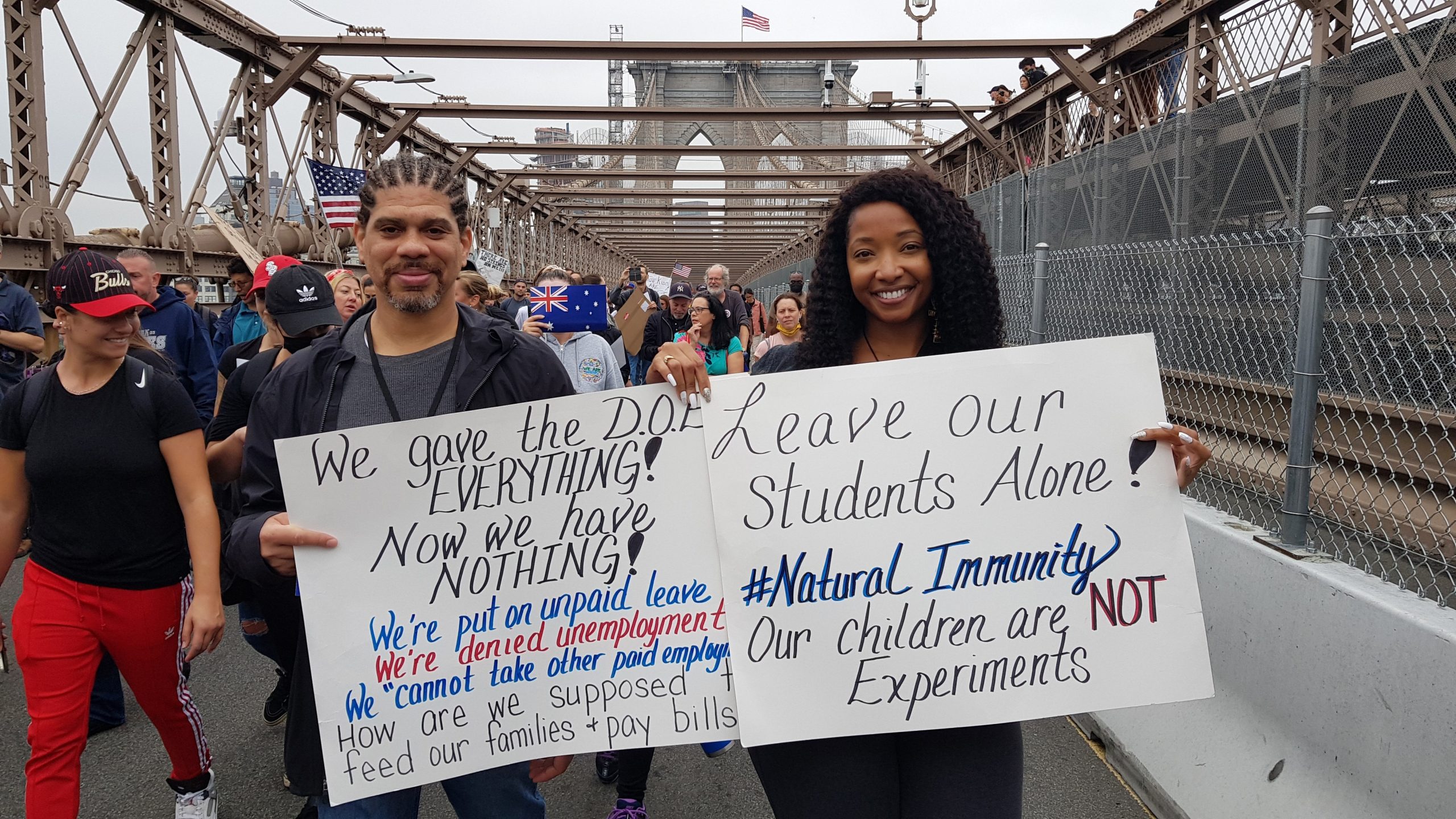 Nueva York despedirá a tres mil empleados por no vacunarse