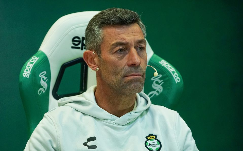 Pedro Caixinha es cesado como DT de Santos Laguna
