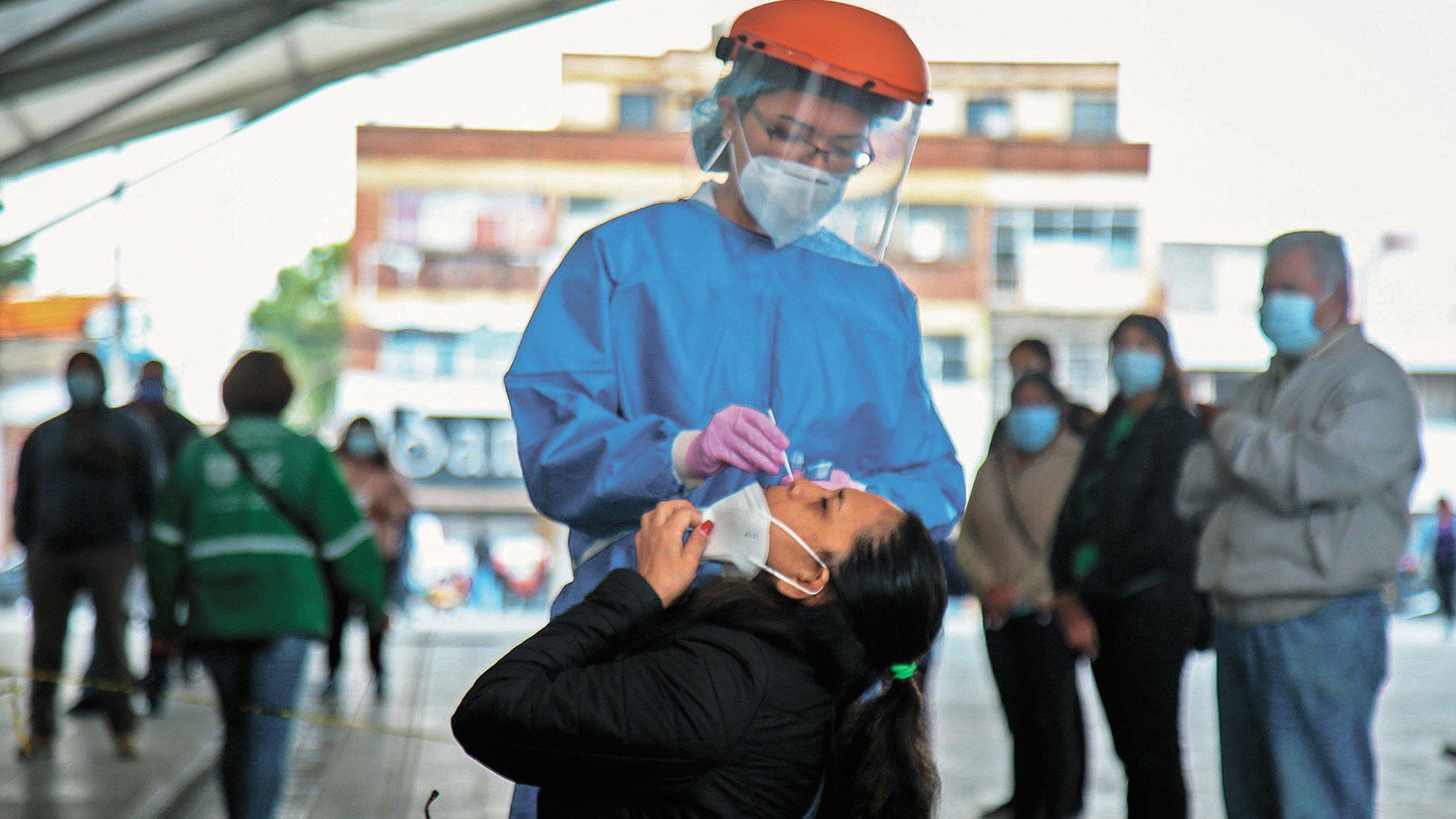 México suma en 24 horas 23 mil 96 casos y 520 muertes por COVID-19