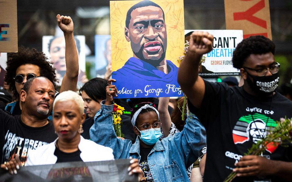 Ex policía acusado de la muerte de Floyd se exime: Yo estaba controlando la multitud