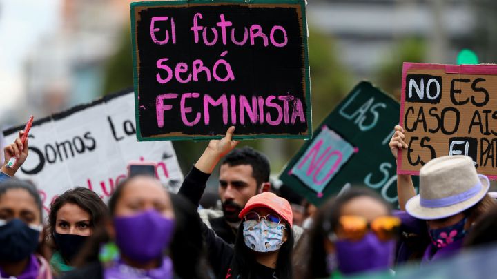 Feministas marcharon de manera pacífica por Día Internacional de la Mujer