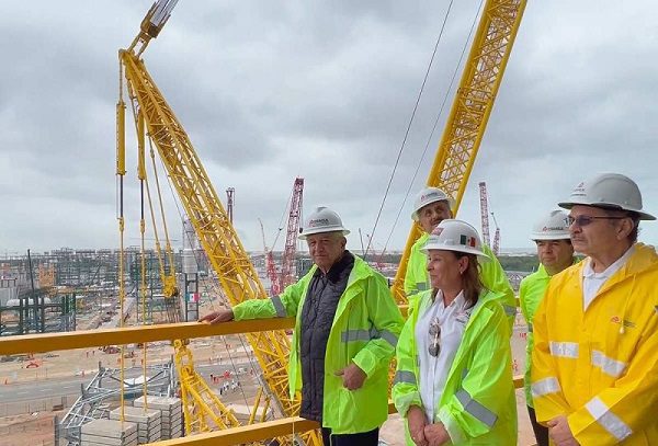 AMLO asegura que en México la gasolina está más barata que en EU