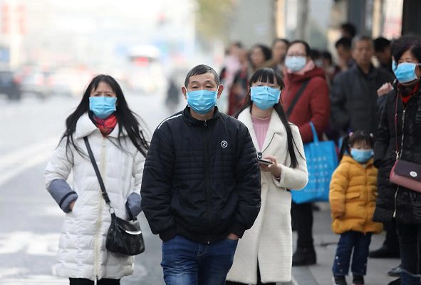 China confina a millones mientras registra su cifra más alta de contagios desde 2020