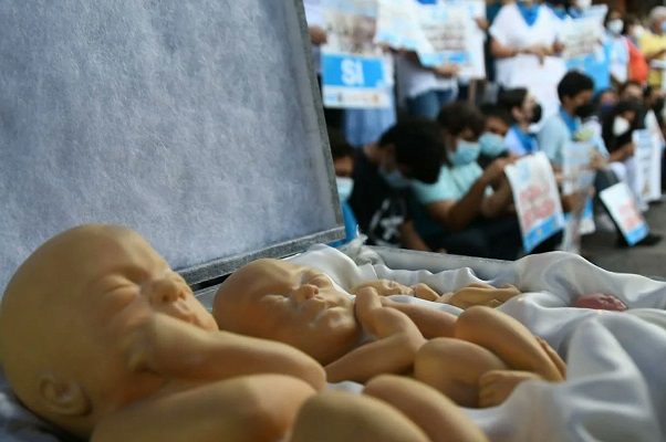 La iglesia católica externa su “consternación” por la despenalización del aborto en Sinaloa