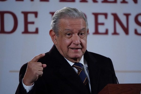 AMLO llama "cinicazo" a Calderón por opinar sobre matanza en Michoacán