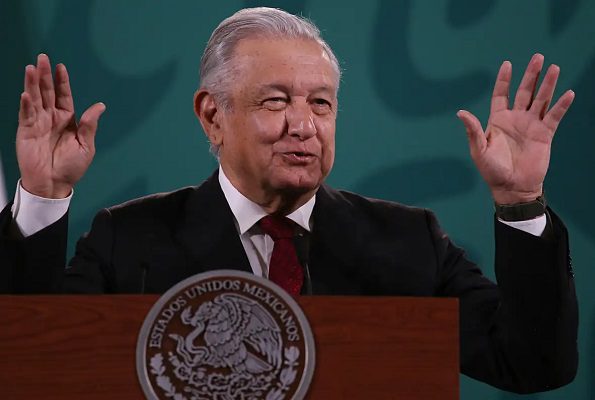 INE ordena retiro de información de la mañanera y de página de Facebook de AMLO