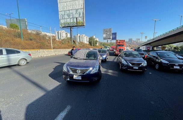 Balean a dos hombres en la México-Querétaro; uno muere #VIDEOS