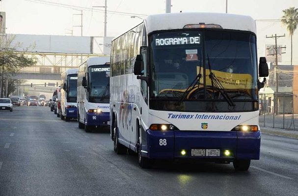 Suspende vacunación transfronteriza Nuevo León tras balaceras en Tamaulipas
