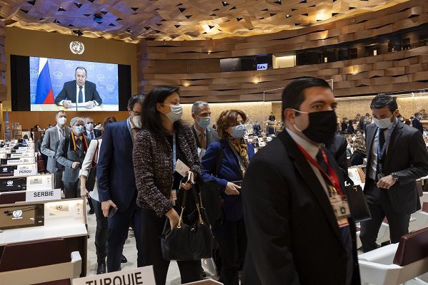 Diplomáticos abandonan la ONU durante participación de ministro ruso #VIDEOS