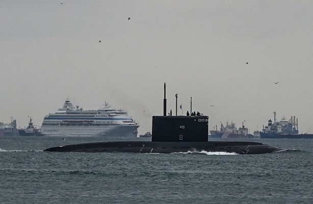 Submarinos nucleares rusos parten para realizar ejercicios militares