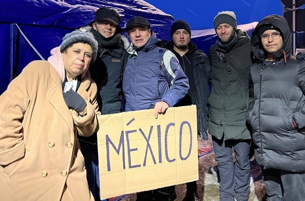 Segundo grupo de mexicanos en Kiev llega a Rumanía, informa SRE