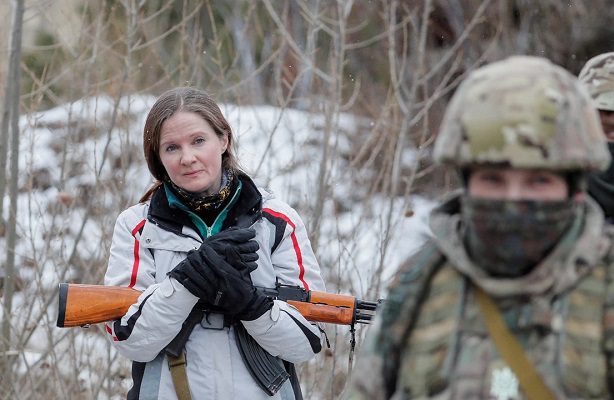 UE adopta un cuarto paquete de sanciones en contra del Kremlin por invasión