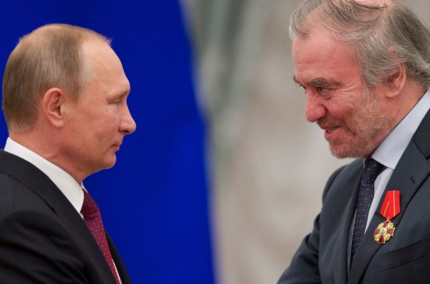 Filarmónicas rompen lazos con director de orquesta ruso que apoya a Putin