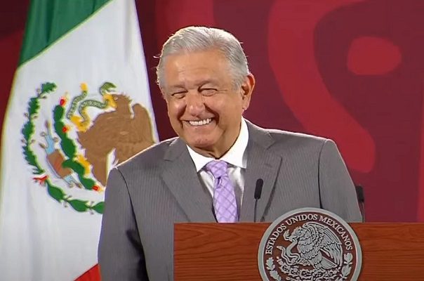 "Buenos memes" tras respuesta al Parlamento Europeo, dice AMLO