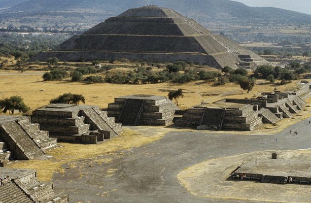 Teotihuacán entra en lista de patrimonio en riesgo por invasiones